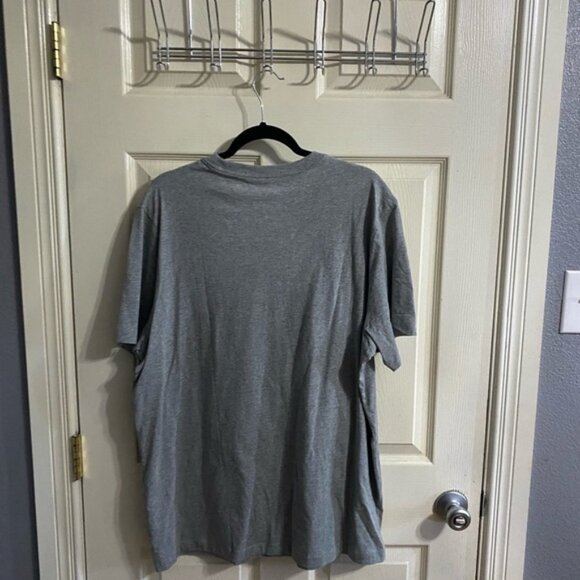 Nike tee - Picture 2 of 4